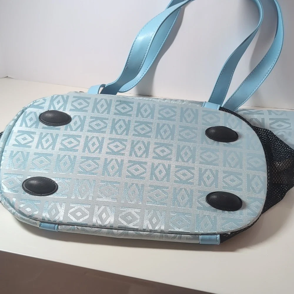 Ventilated Pet Carrier - Light Blue
